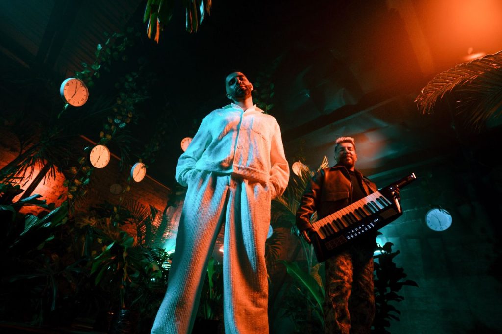 Alkilados lanza KOA, un álbum valiente que marca su reinvención musical - Spotlight Latam 3