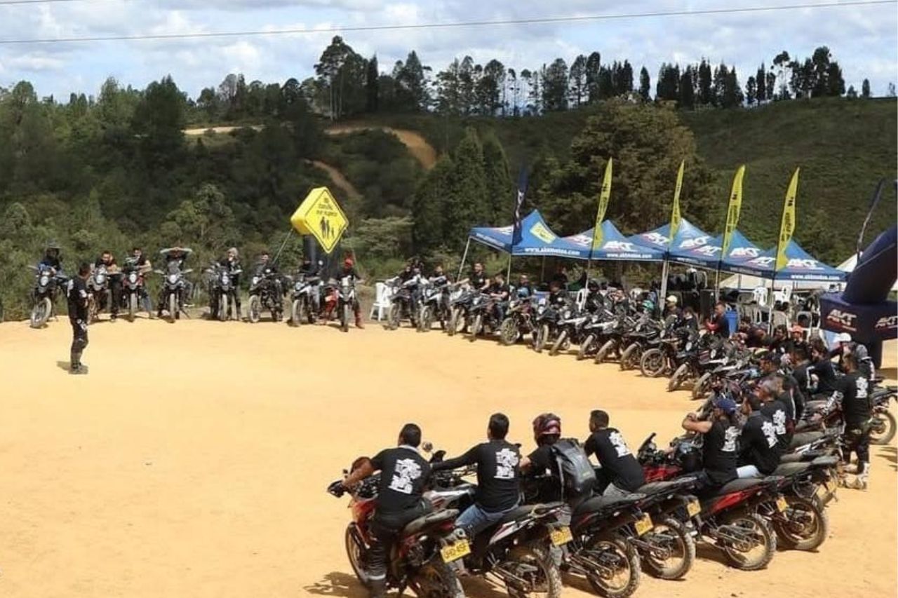 Moto24, la carrera de resistencia en moto que hará historia en Colombia - Spotlight Latam 1